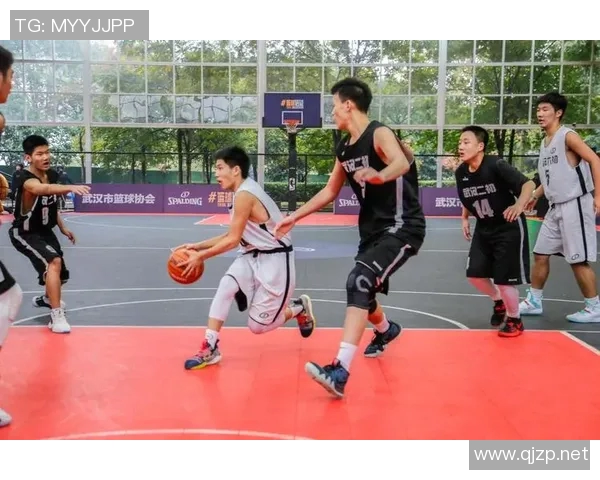 重庆篮球队与武汉篮球队赛后复盘速度对决的精彩分析与启示