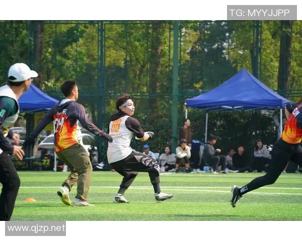 飞盘战术解析：上海飞盘队如何利用边路渗透撕裂防线